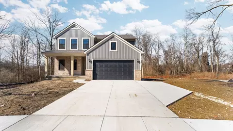 134 River Dr, Milford, MI 48381