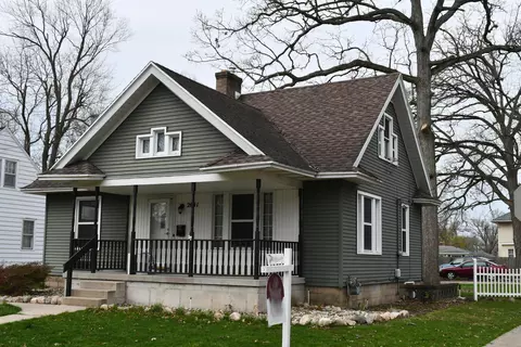 2641 Forest Grove Ave SW, Wyoming, MI 49519
