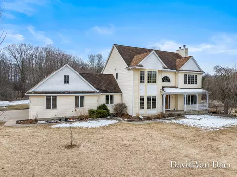 6675 Riverside Ln, Middleville, MI 49333