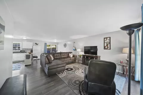 Living - 3457 Cambridge Ave, Jackson, MI 49203 photo 1 of 3