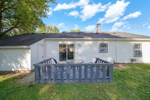 Exterior - 3457 Cambridge Ave, Jackson, MI 49203 photo 6 of 10