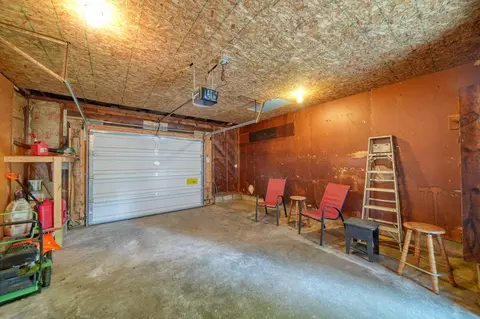 Exterior - 3457 Cambridge Ave, Jackson, MI 49203 photo 10 of 10