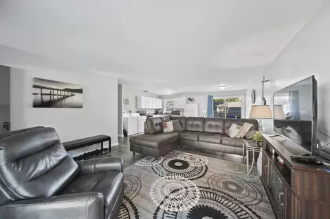 Living - 3457 Cambridge Ave, Jackson, MI 49203 photo 3 of 3