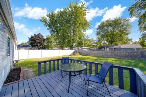 Exterior - 3457 Cambridge Ave, Jackson, MI 49203 photo 4 of 10