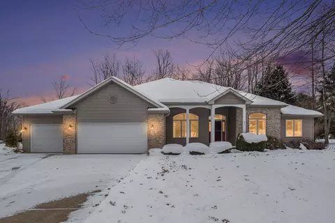 146 Steamburg Dr, East Leroy, MI 49051