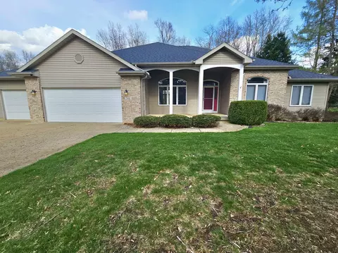 146 Steamburg Dr, East Leroy, MI 49051