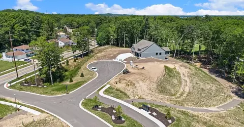 APT 5 Duneside Trail, Muskegon, MI 49441
