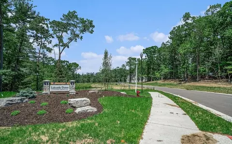 APT 18 Duneside Trail, Muskegon, MI 49441