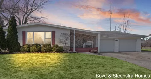 609 Westway Dr NW, Grand Rapids, MI 49534