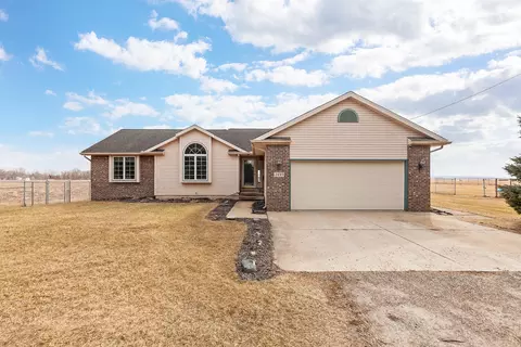 2455 W Cadmus Rd, Adrian, MI 49221
