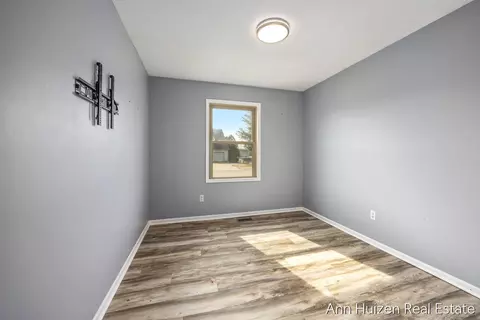 Bedroom - 1829 Sunset Dr, Dorr, MI 49323 photo 3 of 3