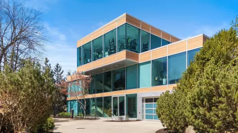 50005 High Point Ln, New Buffalo, MI 49117