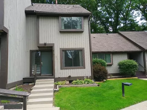502 Stoneywood Dr, Brighton, MI 48116