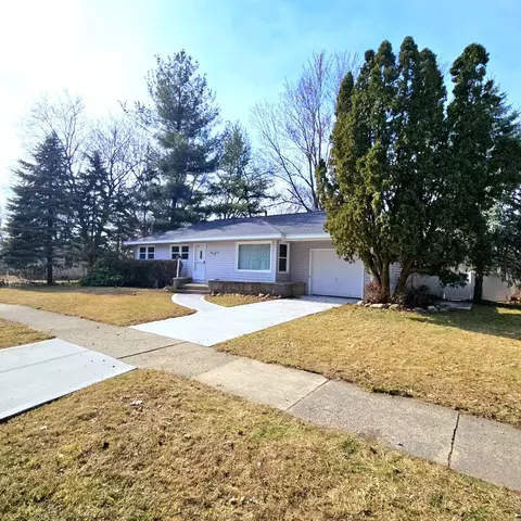 4709 Burgis Ave SE, Grand Rapids, MI 49508