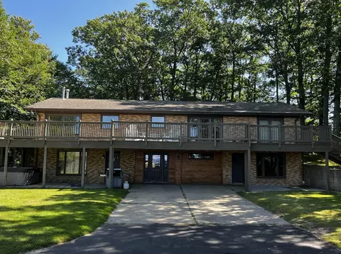 4008 Lakeshore Rd, Manistee, MI 49660