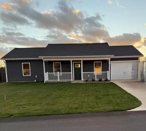 251 Stonecrest Dr, Shelby, MI 49455