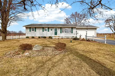 565 E Rockey Weed Rd, Berrien Springs, MI 49103