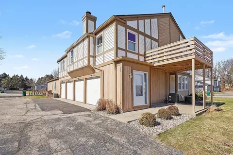 3113 Sturgeon Bay Ave, Portage, MI 49024