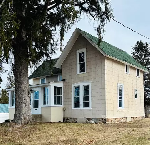 531 W Franklin Ave, Reed City, MI 49677