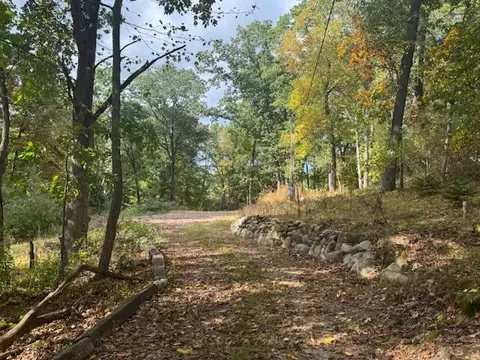 20692 Hidden Lake Dr, Chelsea, MI 48118