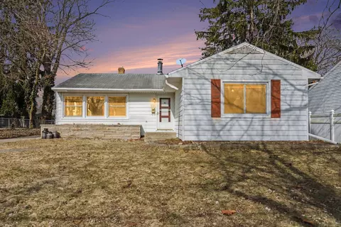 926 Lynn Ave, Kalamazoo, MI 49008