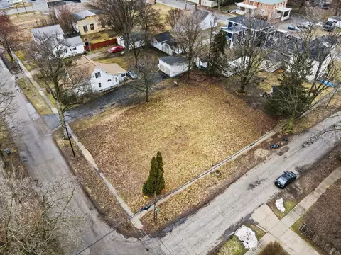 215 W Shepard St, Hartford, MI 49057