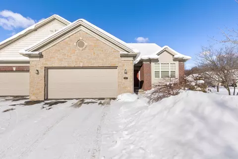 2921 Woodridge Cir NE #43, Grand Rapids, MI 49525