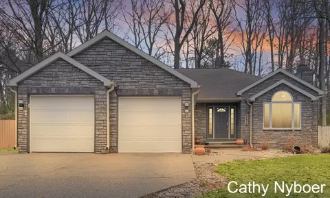 13478 Lakeshore Ave, Grand Haven, MI 49417