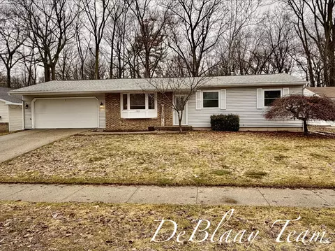 5583 Christie Ave SE, Kentwood, MI 49508