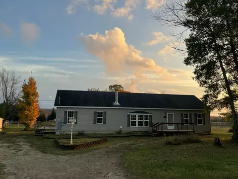 4022 Skop Rd, Boyne Falls, MI 49713