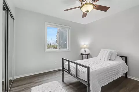 Bedroom - 13540 Riverside Dr, Constantine, MI 49042 photo 2 of 4