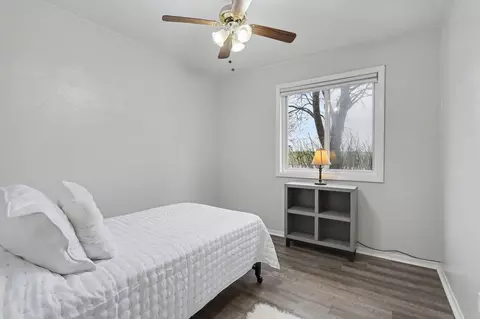 Bedroom - 13540 Riverside Dr, Constantine, MI 49042 photo 3 of 4