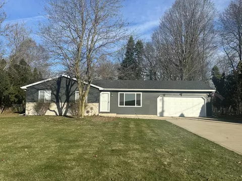 13540 Riverside Dr, Constantine, MI 49042