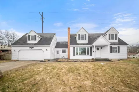 2122 34th St SW, Wyoming, MI 49519