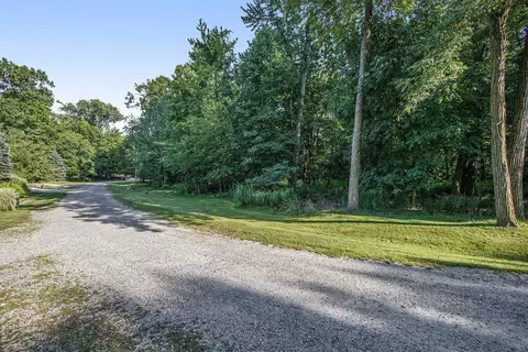 19499 Kluver Rd, New Buffalo, MI 49117