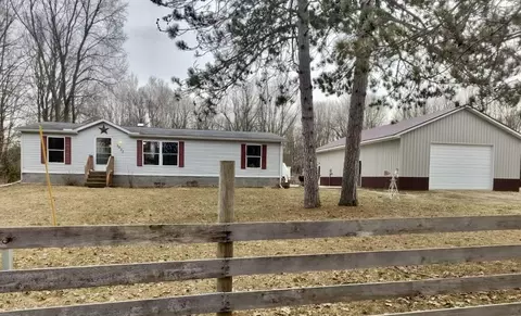 9433 8 Mile Rd, Mecosta, MI 49332