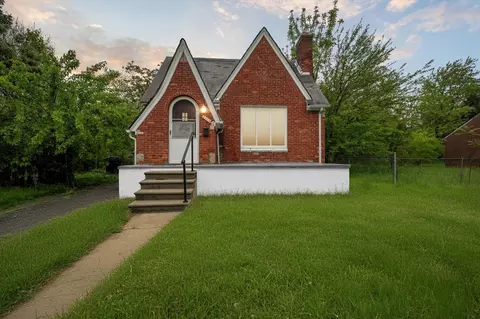 19250 Charest St, Detroit, MI 48234