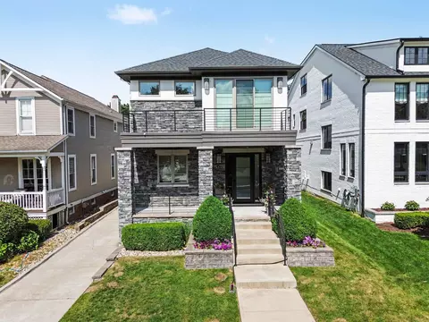 484 Park St, Birmingham, MI 48009