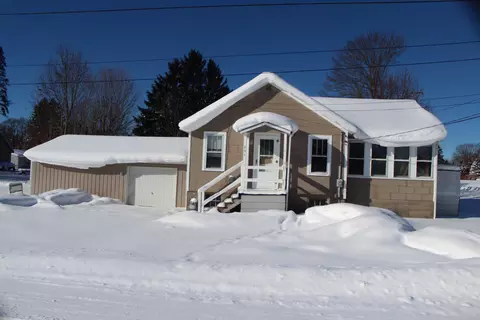 201 W 1st St, Scottville, MI 49454