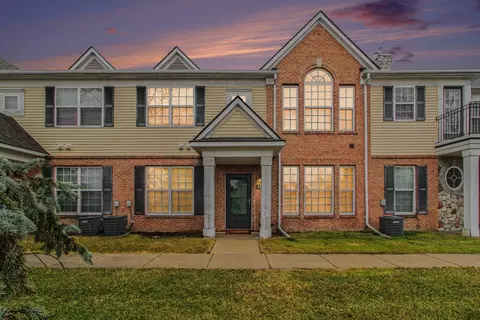 23790 Northstone Village Dr, Taylor, MI 48180