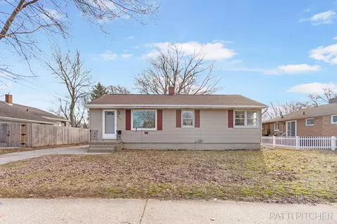 810 S Despelder St, Grand Haven, MI 49417