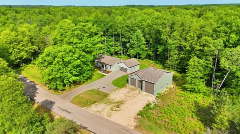 6076 Cedar Trce, Stanwood, MI 49346