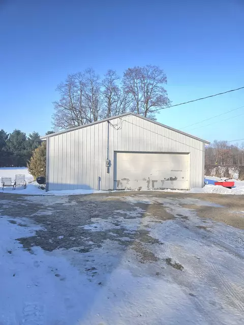 9531 Pine Island Dr NE, Sparta, MI 49345 photo 3
