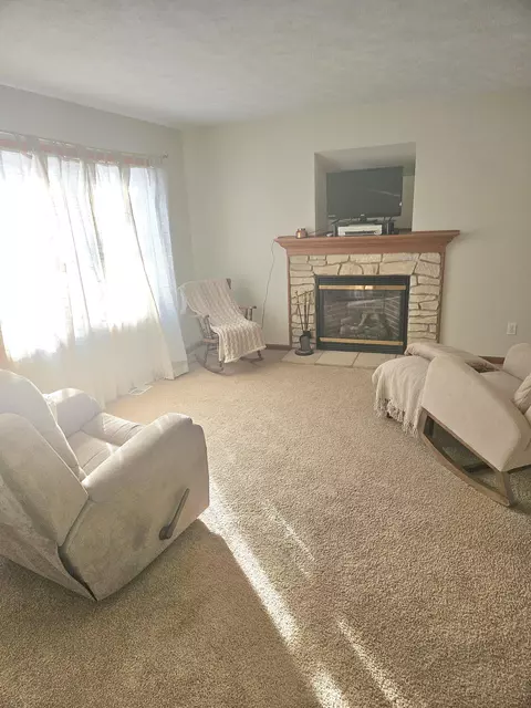 9531 Pine Island Dr NE, Sparta, MI 49345 photo 5