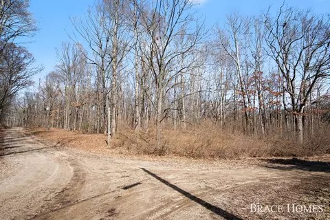 8426 Manitoba St, Stanwood, MI 49346
