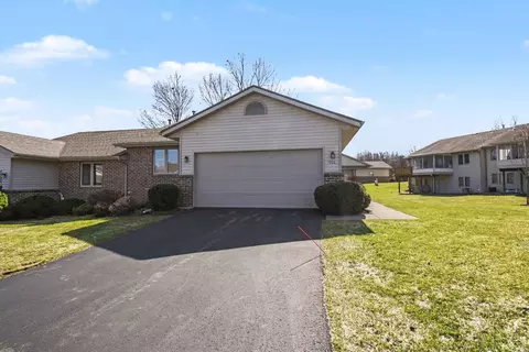 966 Ironwood Cir NW #72, Grand Rapids, MI 49534