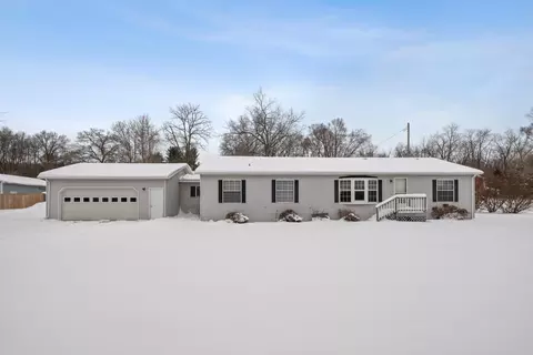 11310 W Bluewater Hwy, Lowell, MI 49331