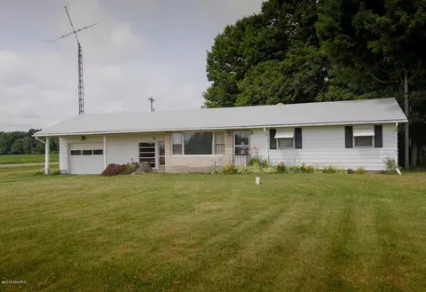 13778 Spence Rd, Three Rivers, MI 49093