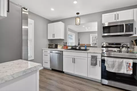 Kitchen - 705 Varden Dr, Jackson, MI 49202 photo 1 of 4