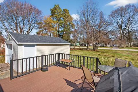 Exterior - 705 Varden Dr, Jackson, MI 49202 photo 4 of 6